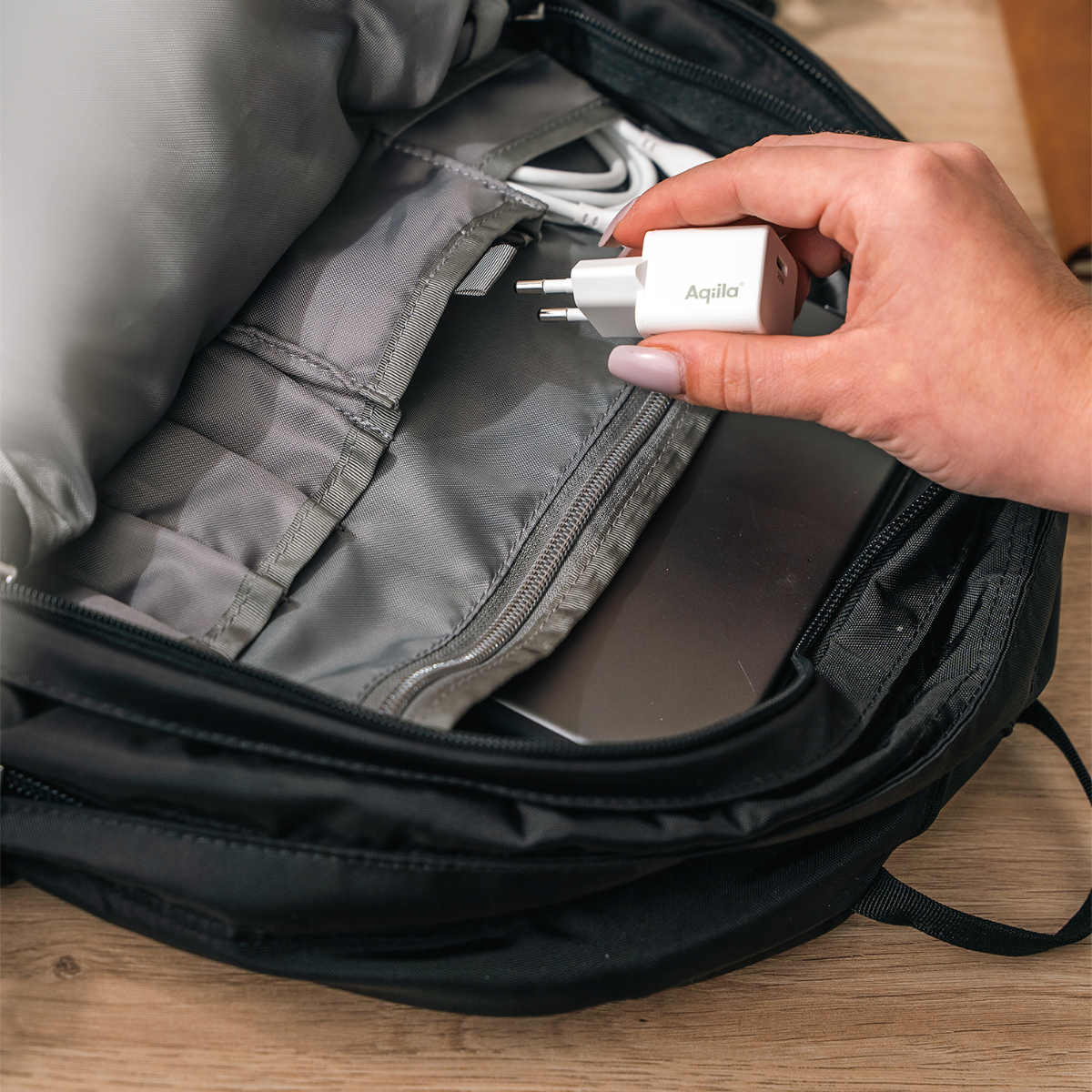 Aqiila Chargebird vægoplader 20W