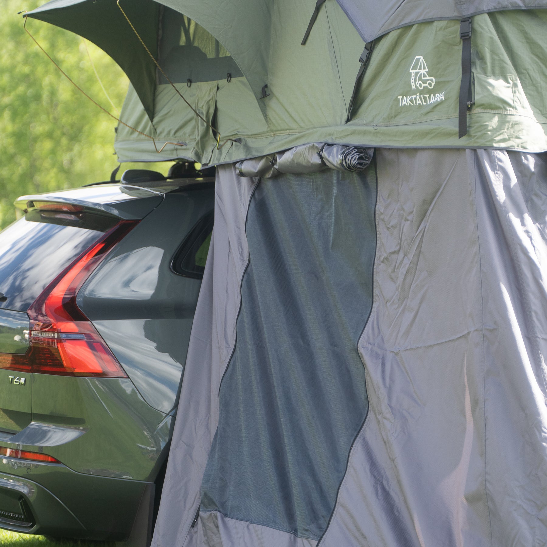 Awning for the Åreskutan 3.0 roof tent – extra space and weather protection