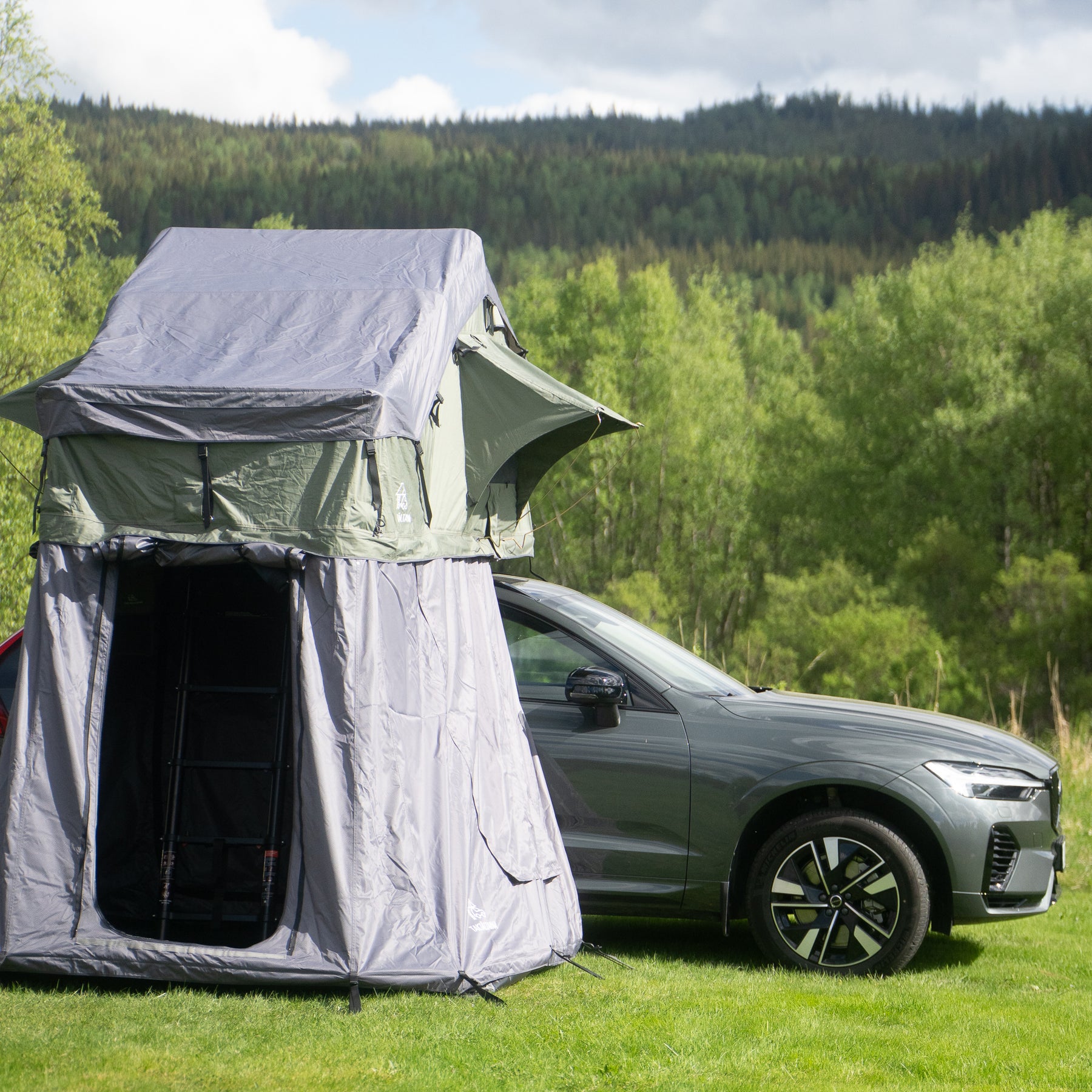 Awning for the Åreskutan 3.0 roof tent – extra space and weather protection