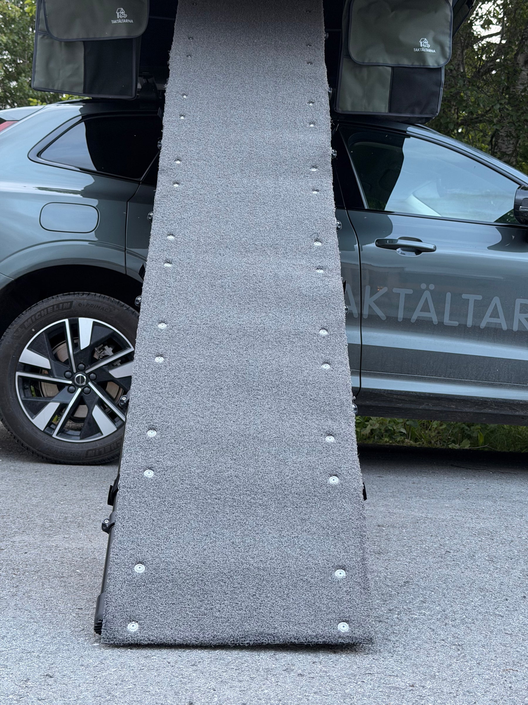 Hundred for roof tents